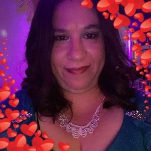 Meet your Posher, Amparo